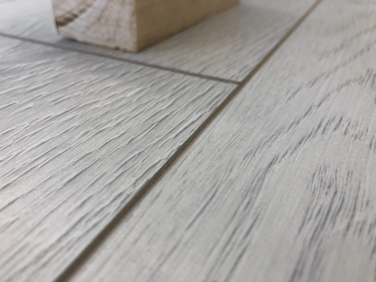 Ламинат "SunFloor" 8/32 4V Вяз Бейкер 36 (1380*193*8 мм) — купить в Каменске-Уральском