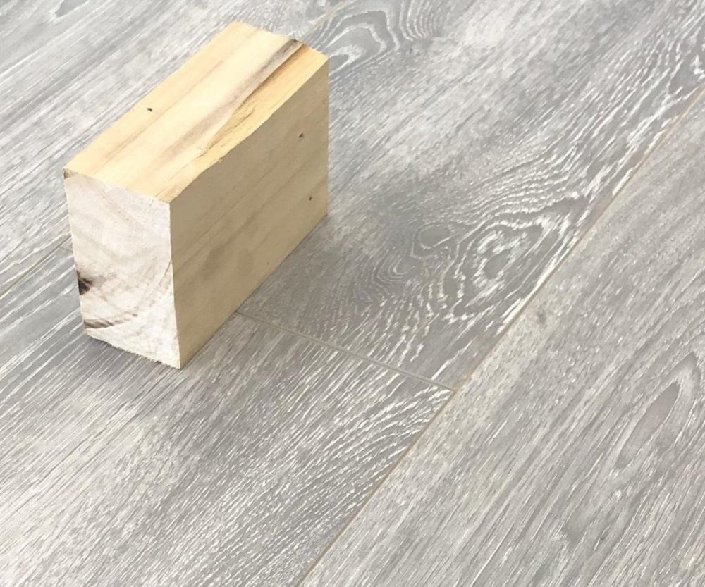 Ламинат "SunFloor" 8/32 4V Дуб Гвинея 34 (1380*193*8 мм) — купить в Каменске-Уральском