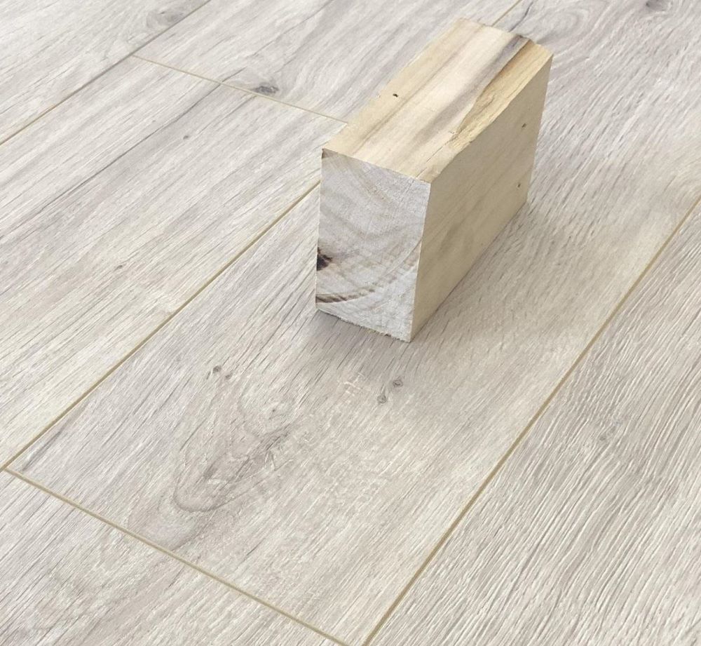 Ламинат "SunFloor" 8/33 4NV Дуб Эри 55 (1380*159*8 мм) — купить в Каменске-Уральском