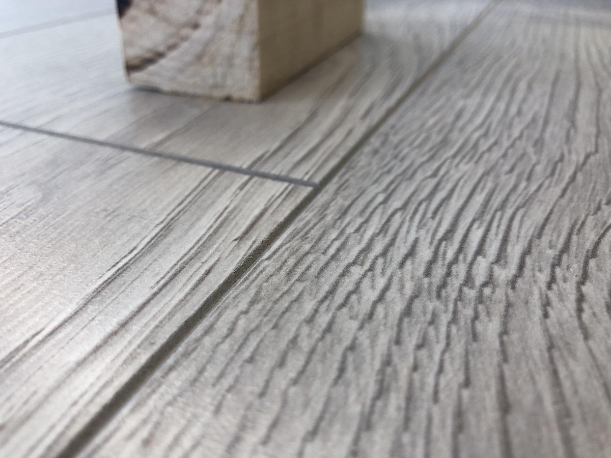 Ламинат "SunFloor" 8/32 4V Дуб Лайн 37 (1380*193*8 мм) — купить в Каменске-Уральском